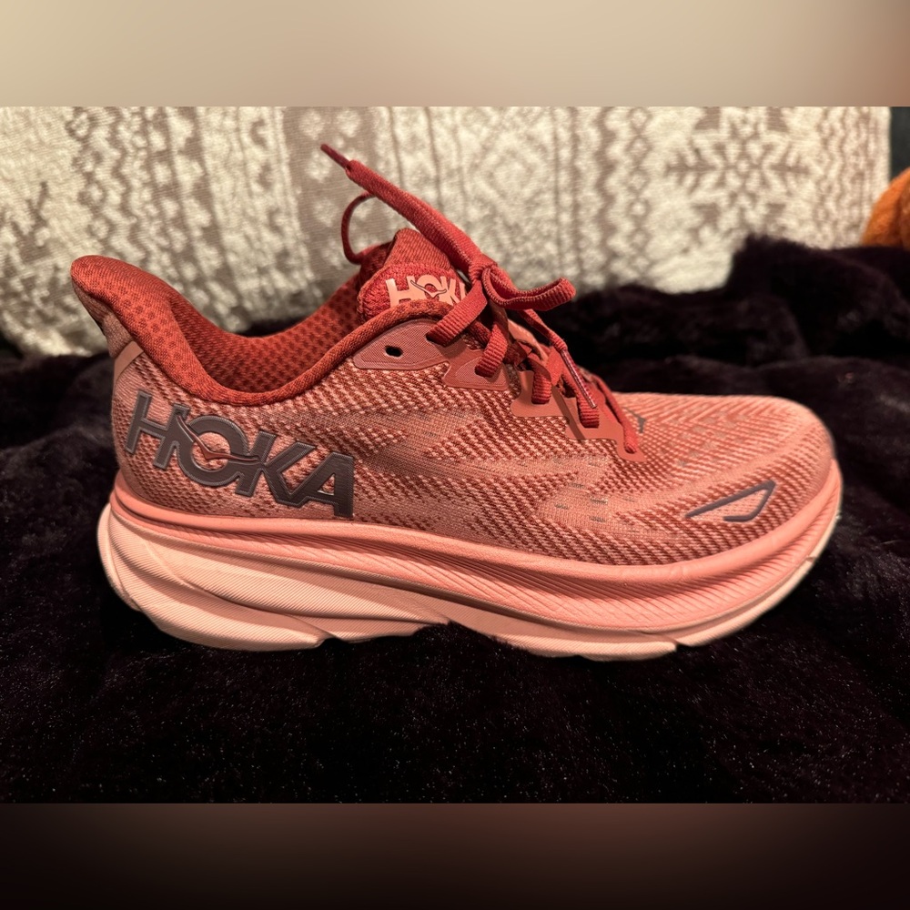 Hoka Clifton 9